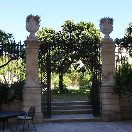 בית נופש Palazzo Tamborino Cezzi
